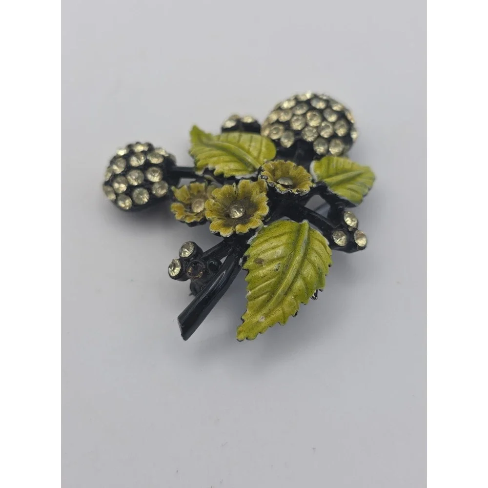 Vintage Hollycraft Hydrangea Berry Brooch Japanned Yellow Rhinestone Leaf Retro